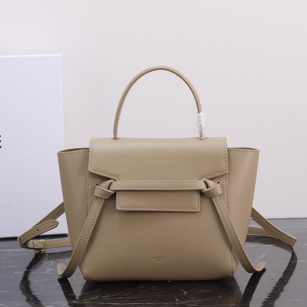 杏色配盒子！Celine鲶鱼包一直是热门包款，也是Celine的经典之作飞吻R简约大气，自重轻，无论是斜