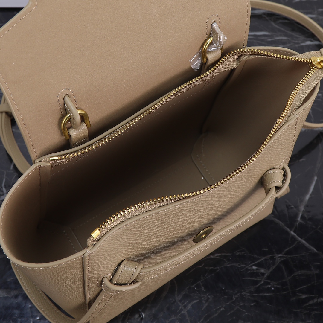 杏色配盒子！Celine鲶鱼包一直是热门包款，也是Celine的经典之作飞吻R简约大气，自重轻，无论是斜