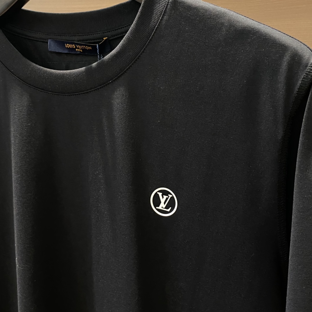 LVLAGRECA印花logo短袖T恤ZG同款胸前饰有高辨识度品牌印花logo休闲又不失华美气息彰显品牌