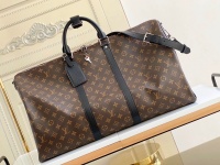 LV Louis Vuitton ... Lista original de tiro exclusivo a la antigua anticuada con bolsa de viaje negra (con correas de hombro) M56713 M41414, la serie Keepall lanzada en 1924, es el antepasado moderno de los bolsos. Tiene una textura suave y un interior espacioso, hecho de lienzo de monograma con cierres dobles de cremallera y una etiqueta de nombre extraíble. Dimensiones 55 x 31 x 24 cm 1 LV Louis Vuitton … Lista original de tiro exclusivo a la antigua anticuada con bolsa de viaje negra (con correas de hombro) M56713 M41414, la serie Keepall lanzada en 1924, es el antepasado moderno de los bolsos. Tiene una textura suave y un interior espacioso, hecho de lienzo de monograma con cierres dobles de cremallera y una etiqueta de nombre extraíble. Dimensiones 55 x 31 x 24 cm