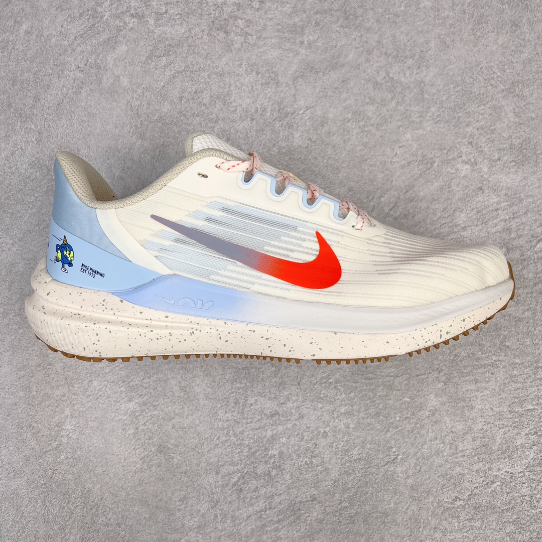 ＃长期补货 超级跑量神器 NK Air Zoom Winflo V9 登月网面透气专业跑步鞋 采用直观设计 不论训练还是慢跑 皆可助你提升跑步表现 轻薄鞋面适合四季穿着 堪称跑步常备单品 富有支撑力 为双足提供出色包覆 足底巧搭两个 Zoom Air 缓震配置（比 Pegasus 38 多 1 个）塑就出众的回弹迈步效果 经典战马回归 值得信赖 如你添翼 伴你畅享凌跃时刻 尺码：36 36.5 37.5 38 38.5 39 40 40.5 41 42 42.5 43 44 44.5 45-选品中心