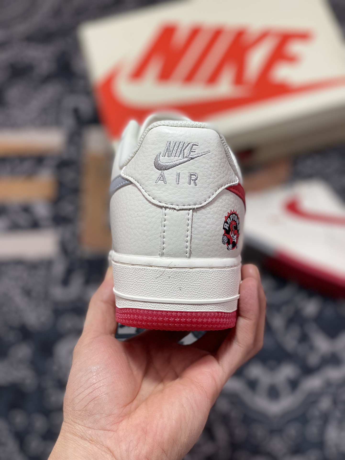 260 Nike Air Force 1’07 QS”Sail/Grey/Red/Toronto Raptors”空军一号CH2608-216