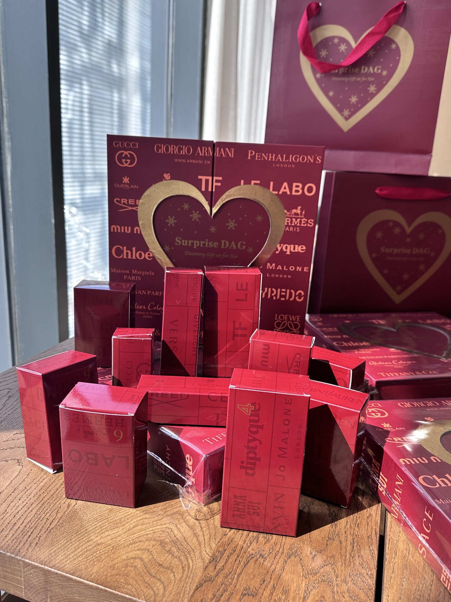 Valentine’s Day Limited Edition: Miniature Fragrance Discovery Set - Comprehensive 4