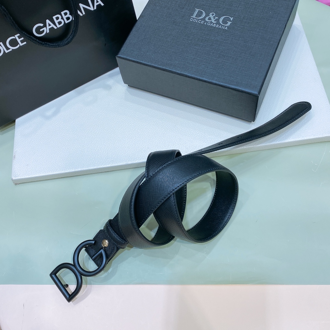 杜嘉班纳gd字母logo搭扣.牛皮带