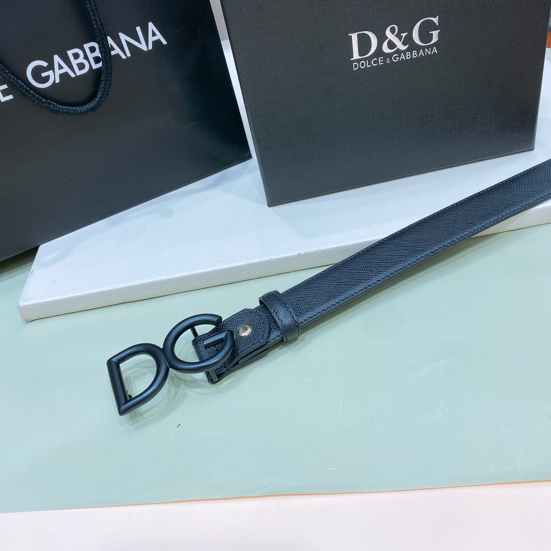 杜嘉班纳gd字母logo搭扣.牛皮带