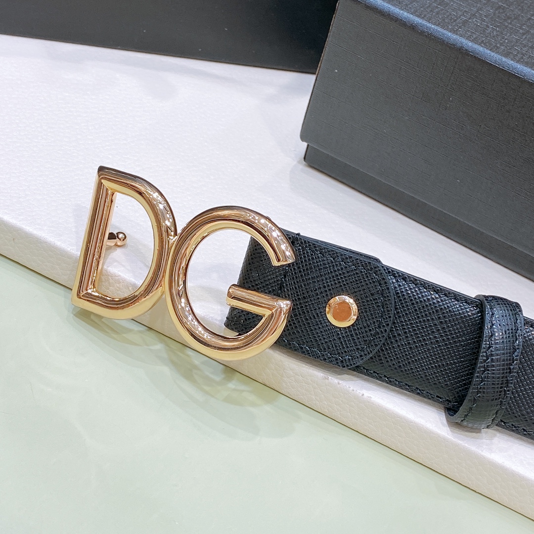 杜嘉班纳gd字母logo搭扣.牛皮带