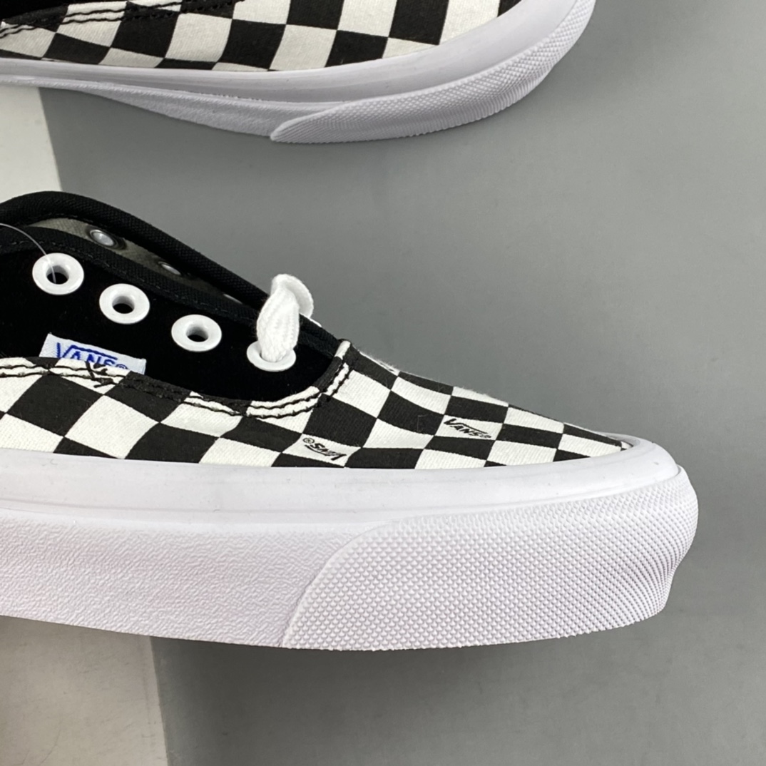 VANS VAULT OG AUTHENTIC LX black and white checkerboard color matching low-top canvas men's and women's shoes VN0A45JJVQA