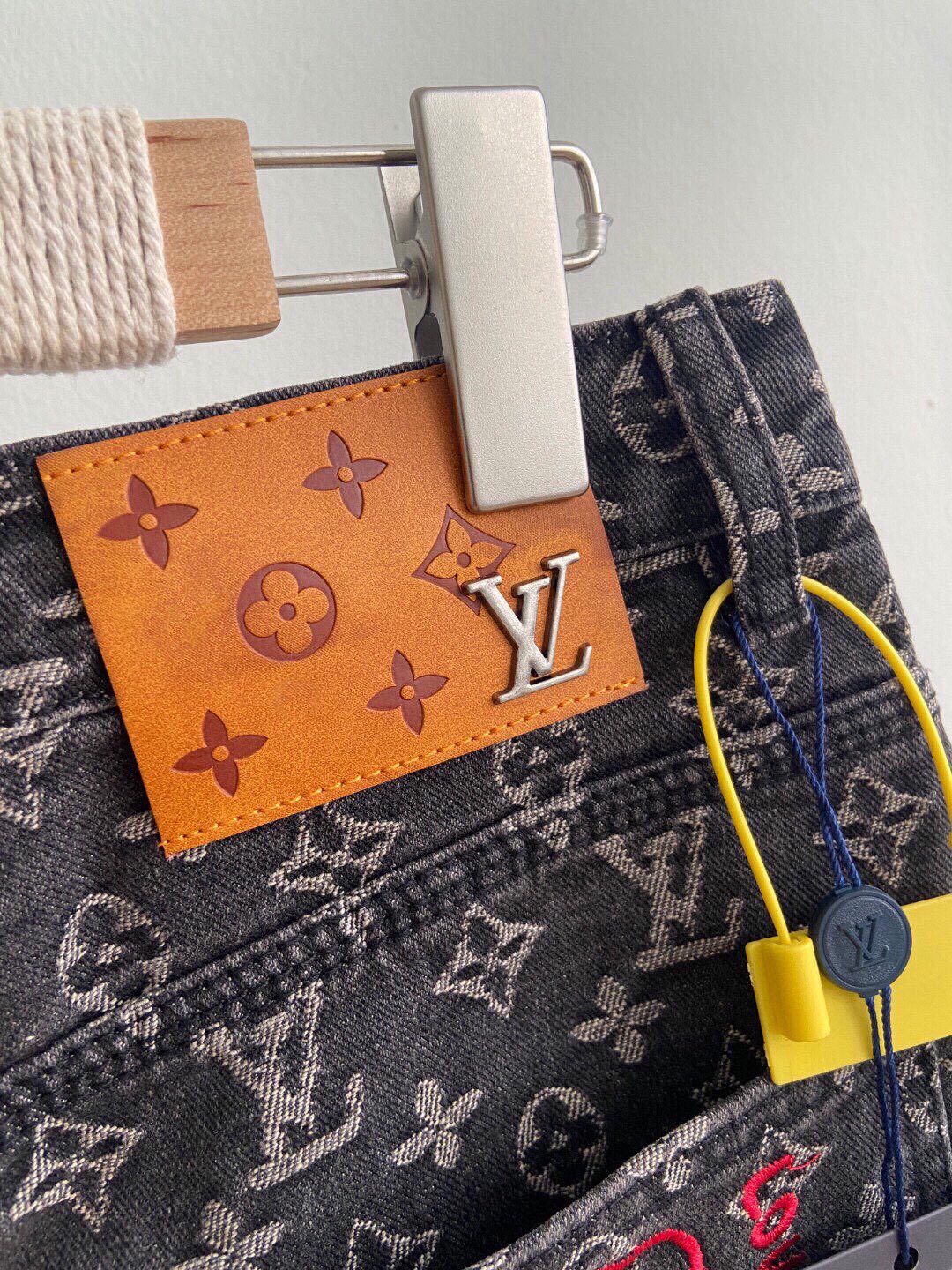 Louis Vuitton LV路易威登2022FW限定灰色破洞水洗红色刺绣