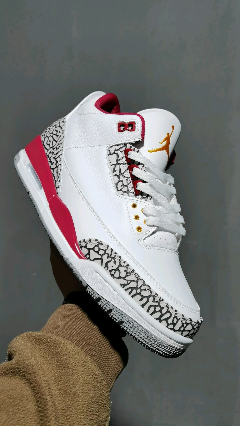 AJ3朱雀红尺码36-47.5总裁性