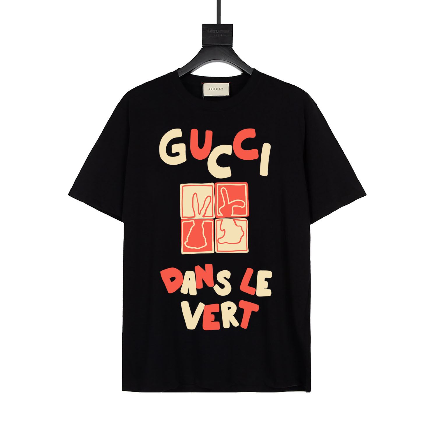 Gucci 20SS早春新款 跳跃字母+方形拼接小兔子印花图案短袖T恤，采用260克纯棉面料，柔软亲肤，做工精细，时尚百搭，男女同款 款号:2494 颜色：黑 白 米杏 尺码：S M L XL