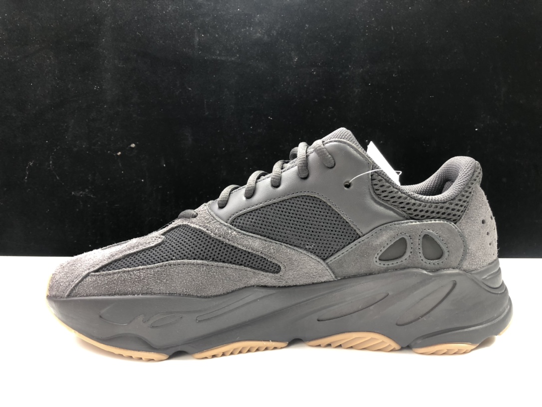 YEEZY700黑鞋码36-48偏小