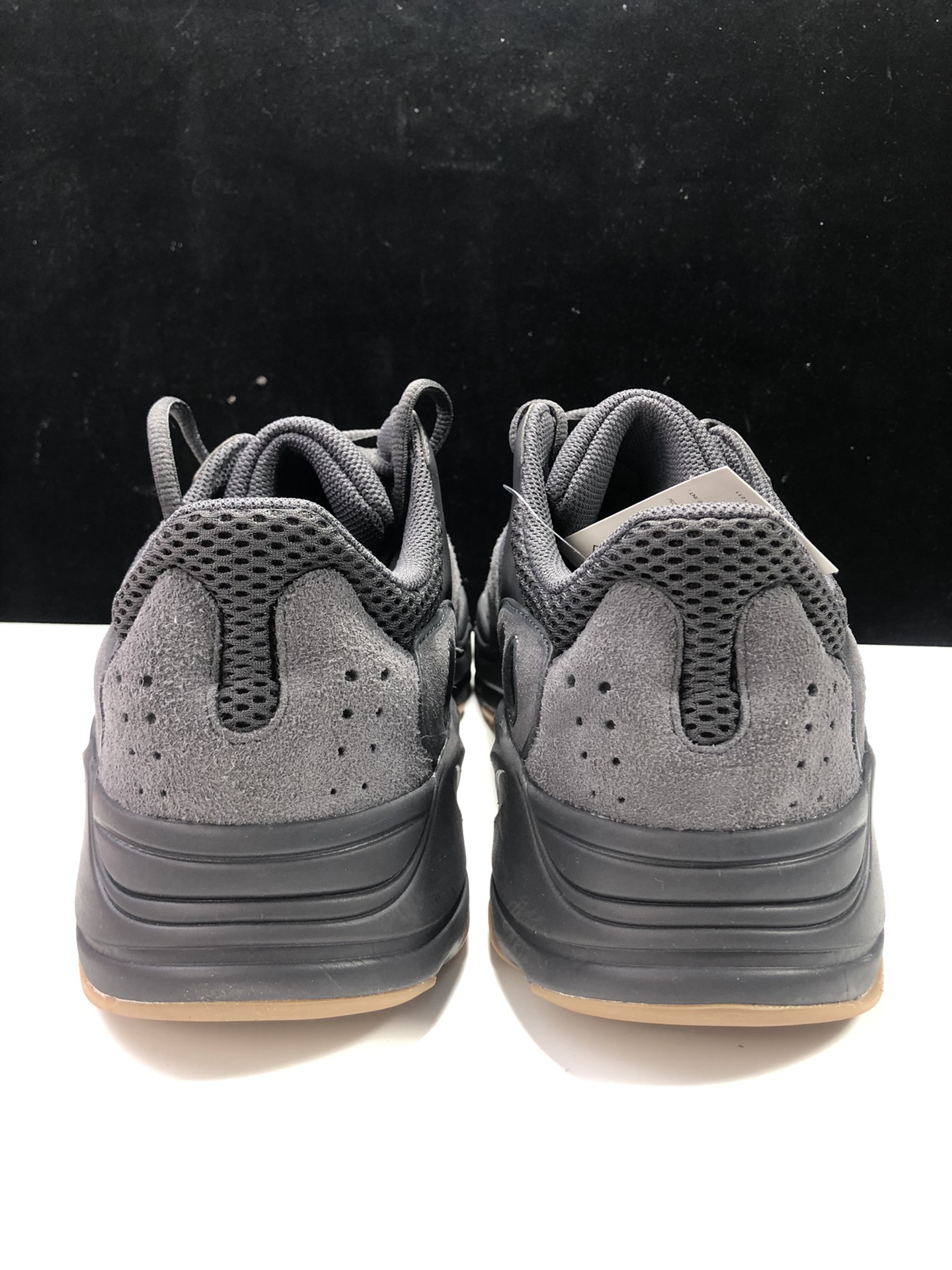 YEEZY700黑鞋码36-48偏小