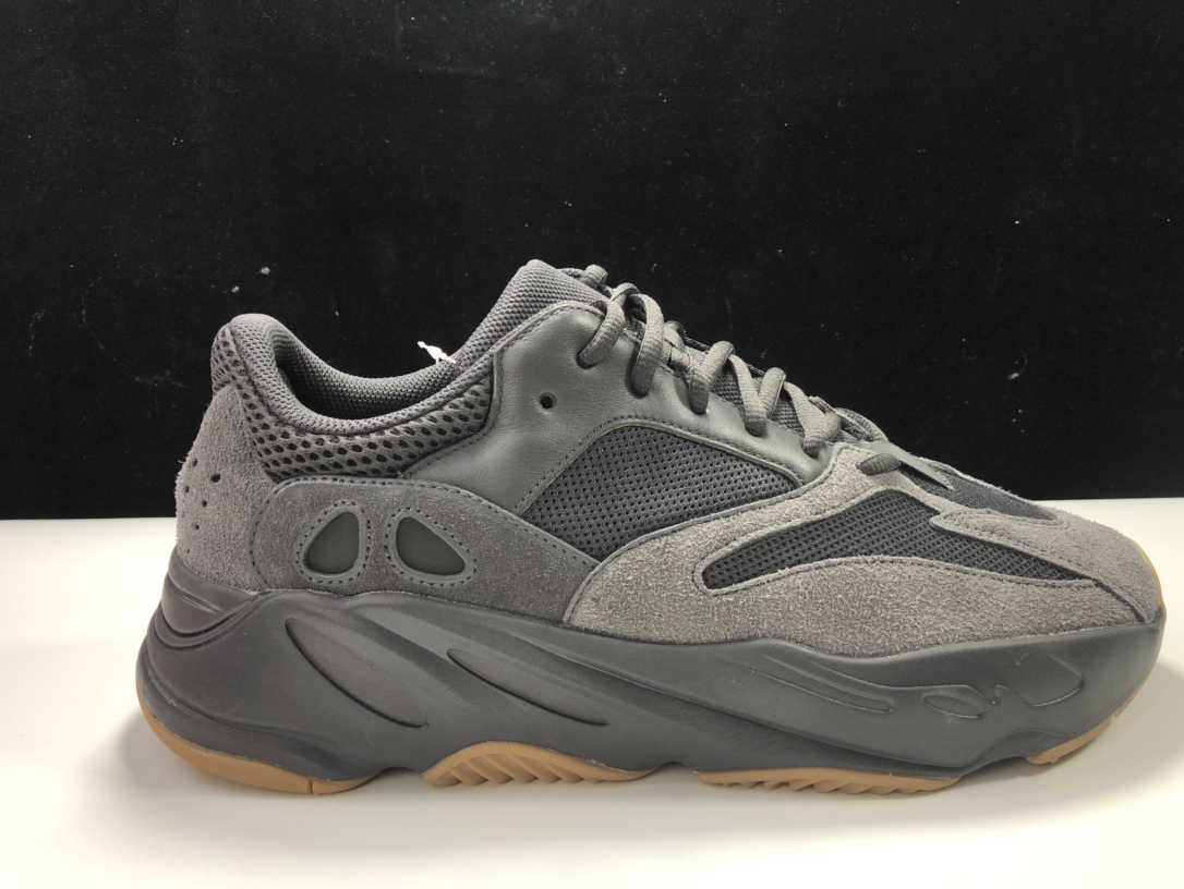 YEEZY700黑鞋码36-48偏小