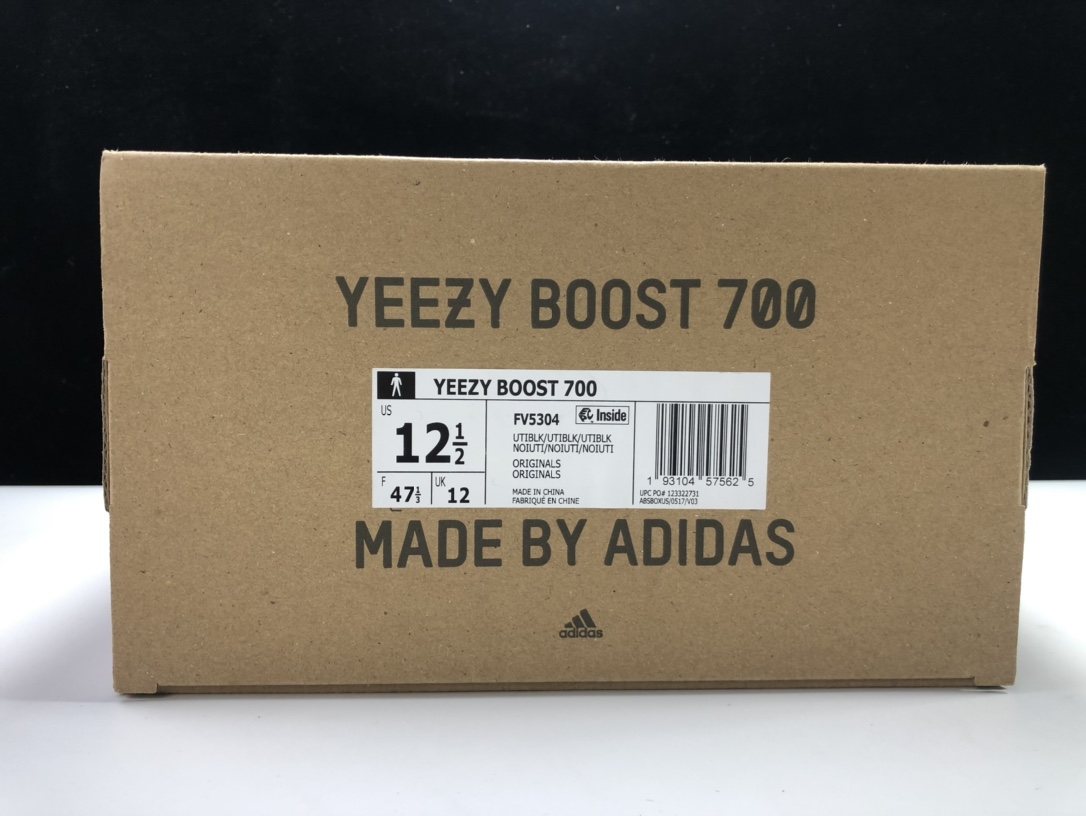 YEEZY700黑鞋码36-48偏小