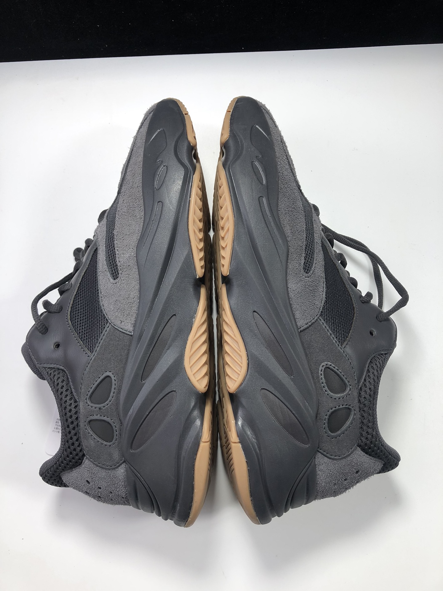 YEEZY700黑鞋码36-48偏小