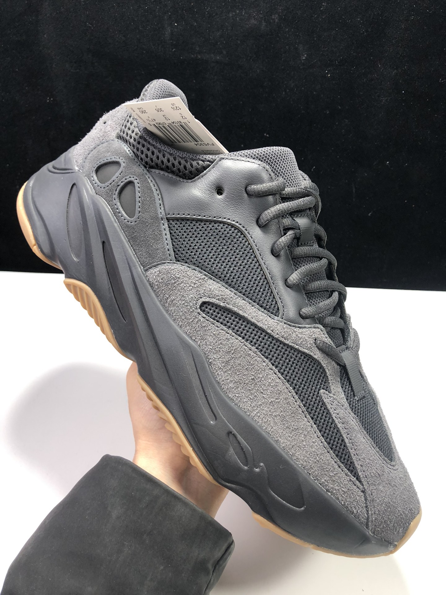 YEEZY700黑鞋码36-48偏小