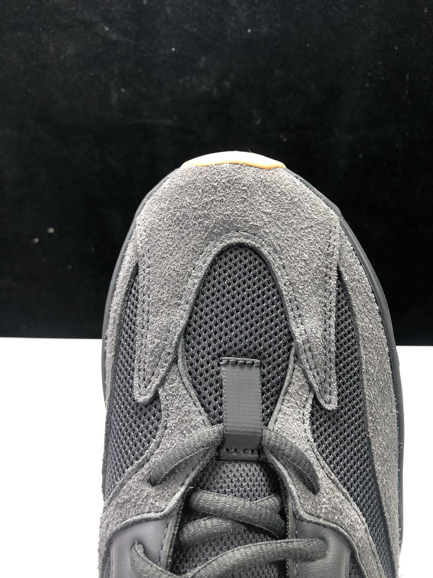 YEEZY700黑鞋码36-48偏小