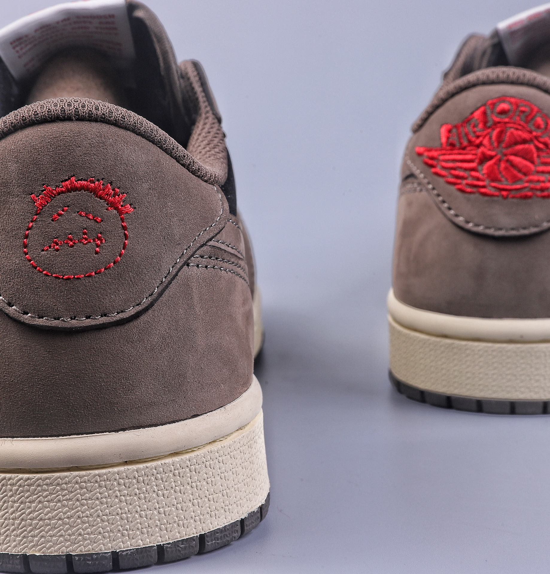 240 L版Travis Scott x Jordan 1 low AJ 1 OG 倒钩  CQ4277-001
