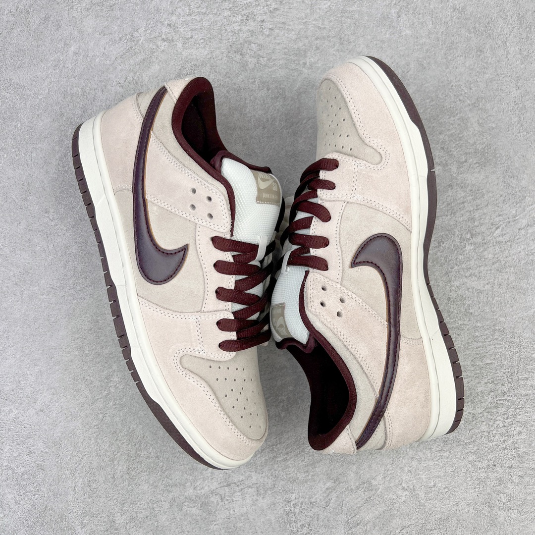 图片[3]-＃AY/GZ纯原福利 NK SB Dunk Low Pro 深棕 BQ6817-004 独家原厂航空铝磨具打磨大底 鞋头坡度极致还原 原盒原配 圈内天花板工艺 原厂冲刀 超高清洁度 全鞋零毛边皮料切割 全套原楦原模倾力打造完美版型 采用原厂百宏鞋带以及原厂百宏织唛舌标 内标可供原厂几率过验 原厂中底布黄色点胶 原厂中底布拉帮走线遵循公司 尺码对应库存‼️-选品中心