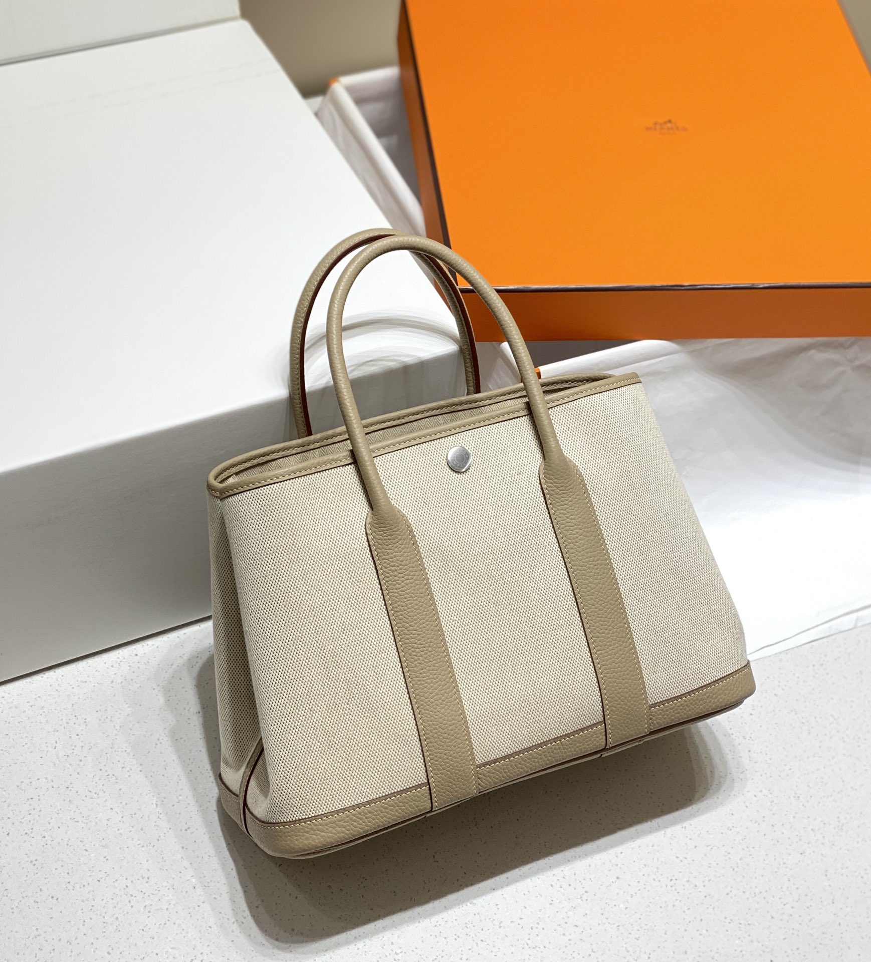 Jacquemus Classic Handcrafted Luxury Leather Shoulder Bag Ref.38D36DF0 2