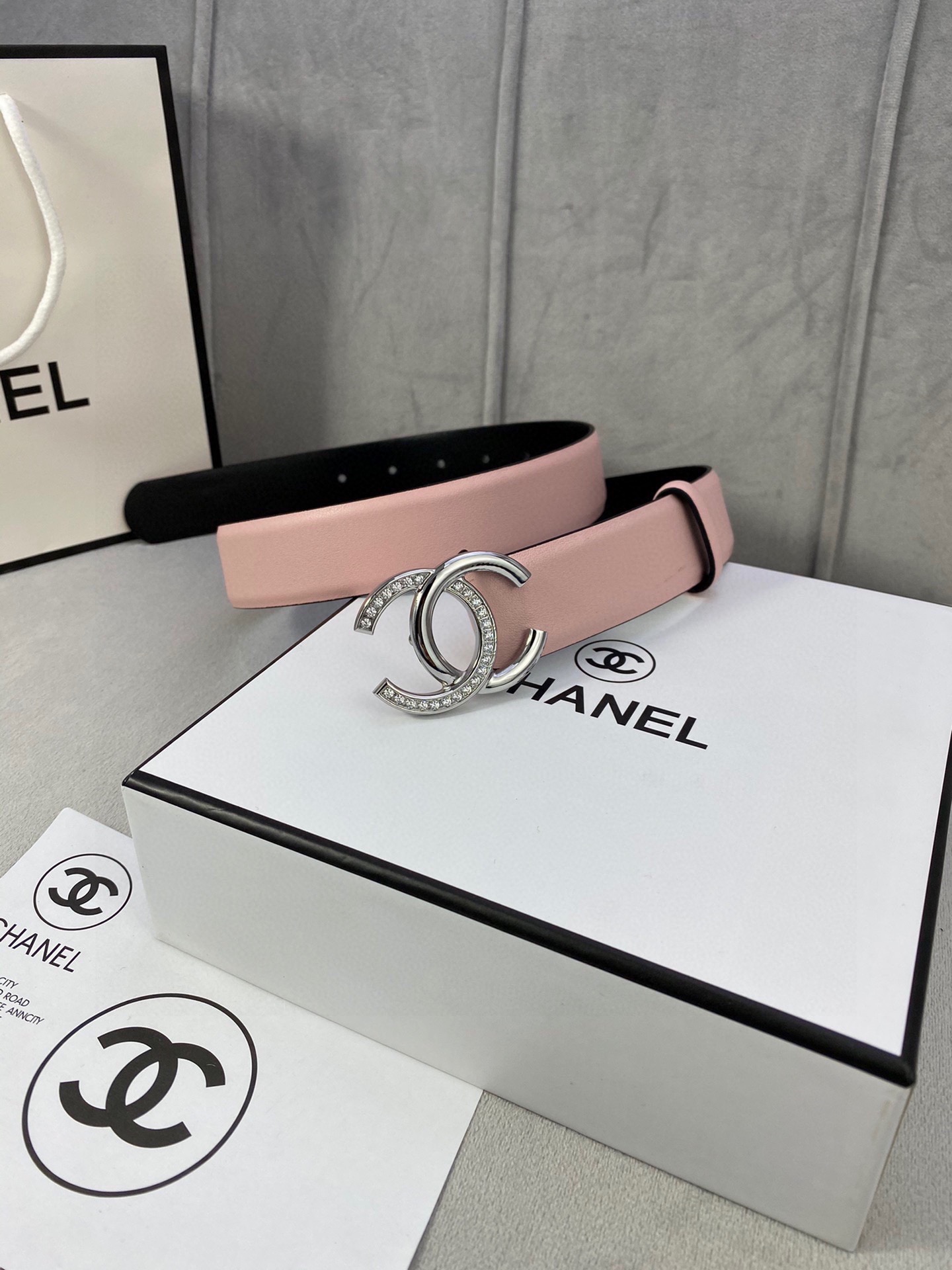 Chanel クラシック平纹/二面牛皮 金銀色鋼扣