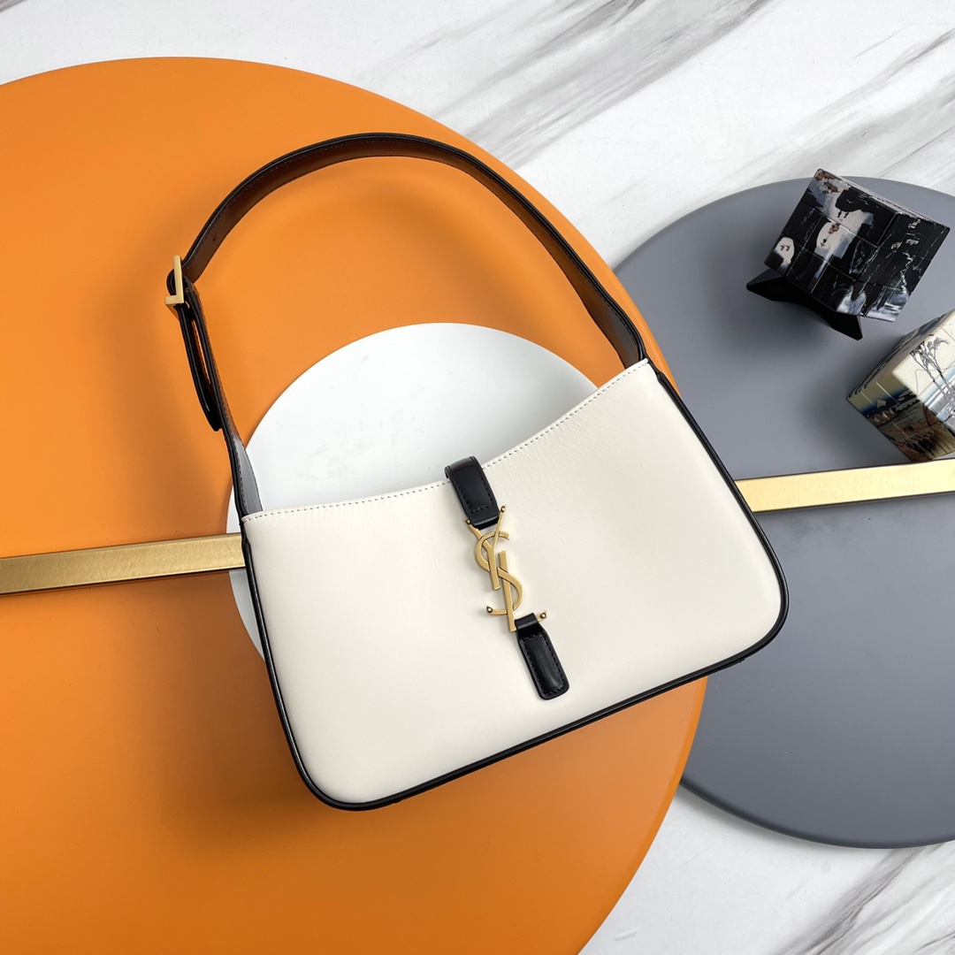 【Bolso de axila negro con blanco】 P【Original】Piel de becerro lisa_ Nuevo bolso de axila Le5A7 Bag de primavera/verano 2…