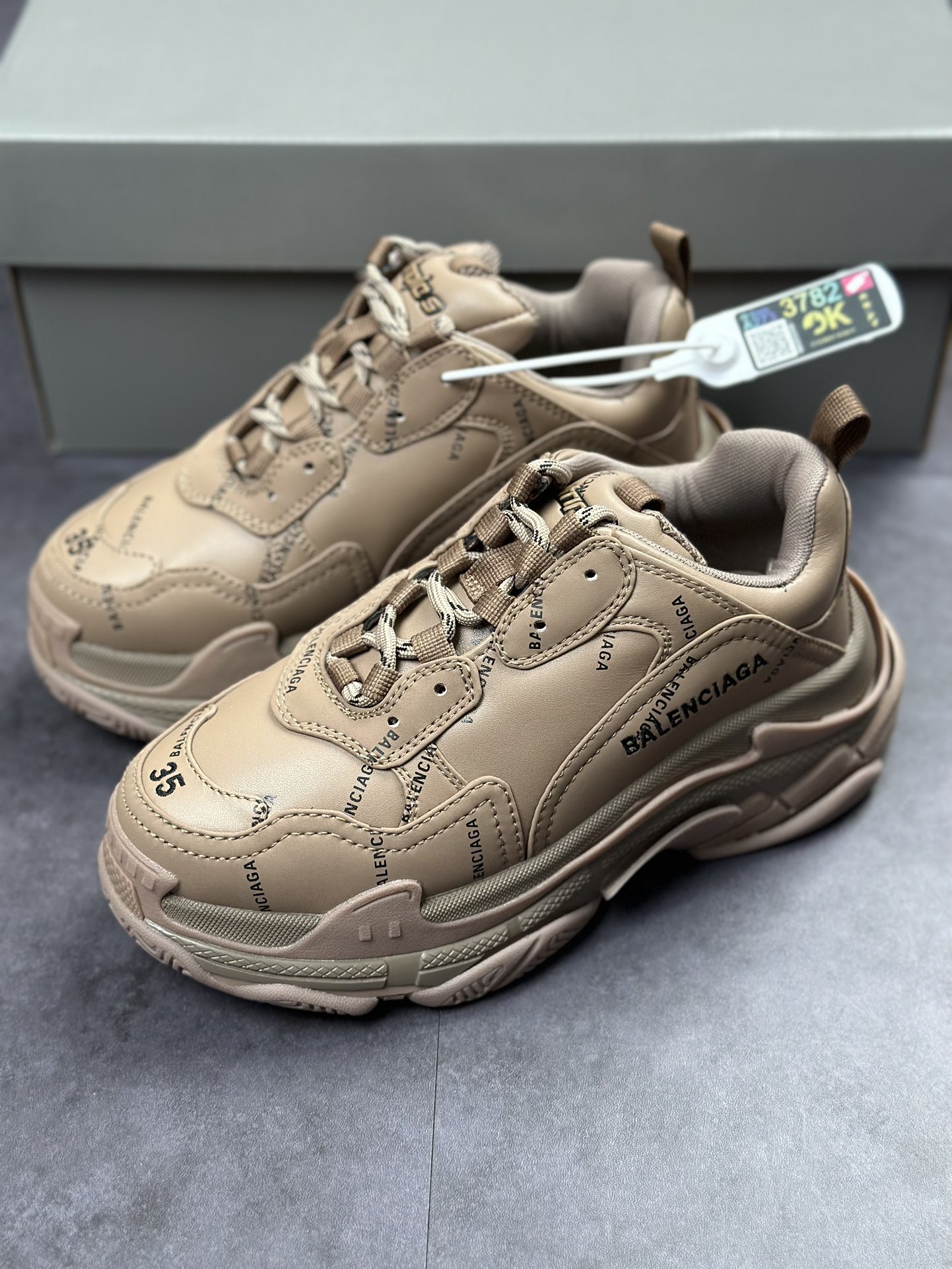 [Shipping overweight] Original box Balenciaga Triple S daddy shoes 524039 W2FA1 9911