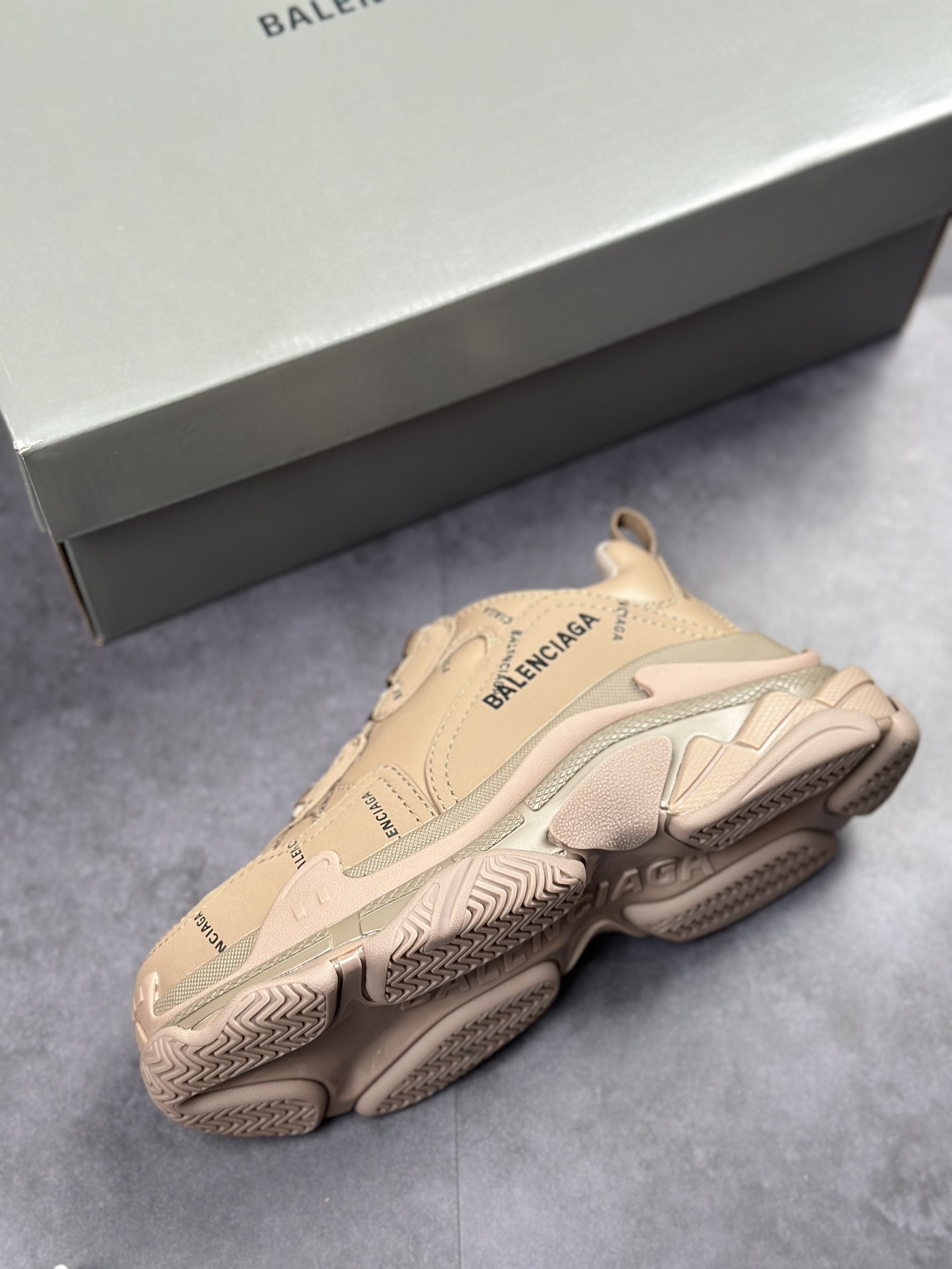 [Shipping overweight] Original box Balenciaga Triple S daddy shoes 524039 W2FA1 9911