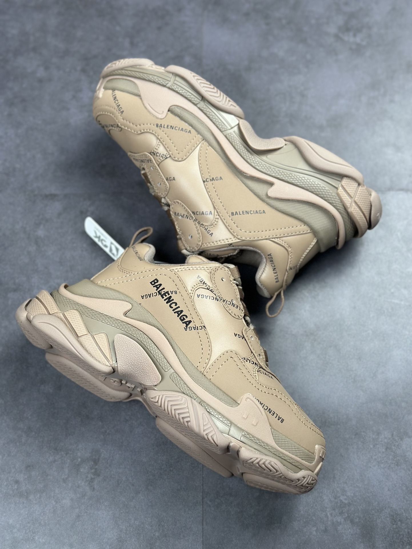 [Shipping overweight] Original box Balenciaga Triple S daddy shoes 524039 W2FA1 9911