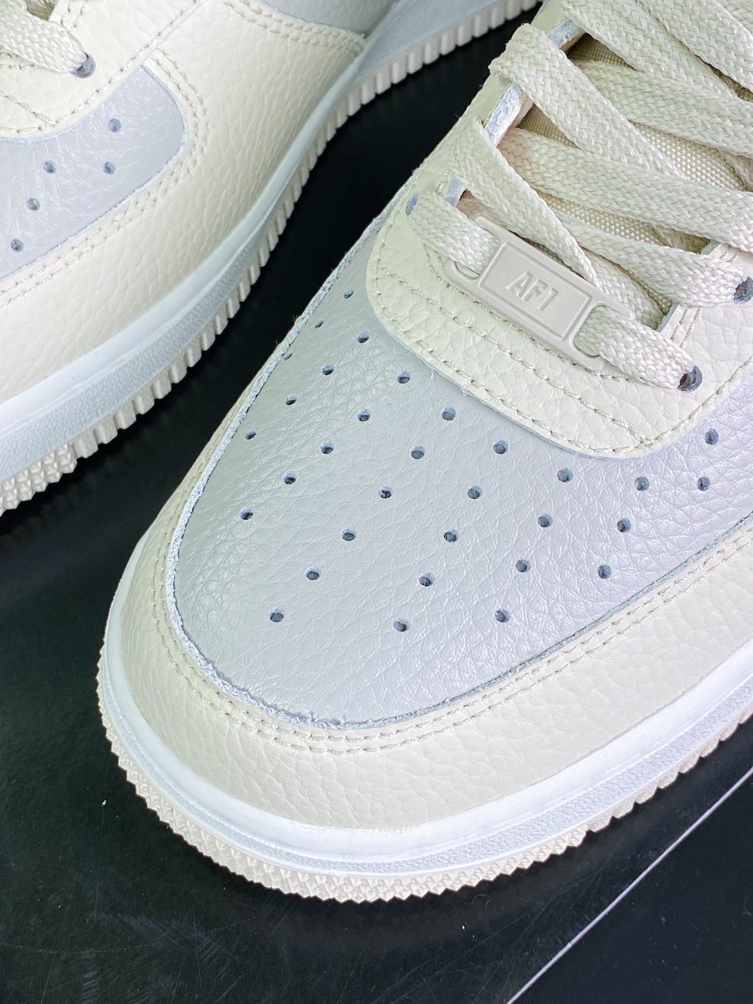 200  Air Force 1’07 QS”Milk White/Brown”空军一号FB8483-100