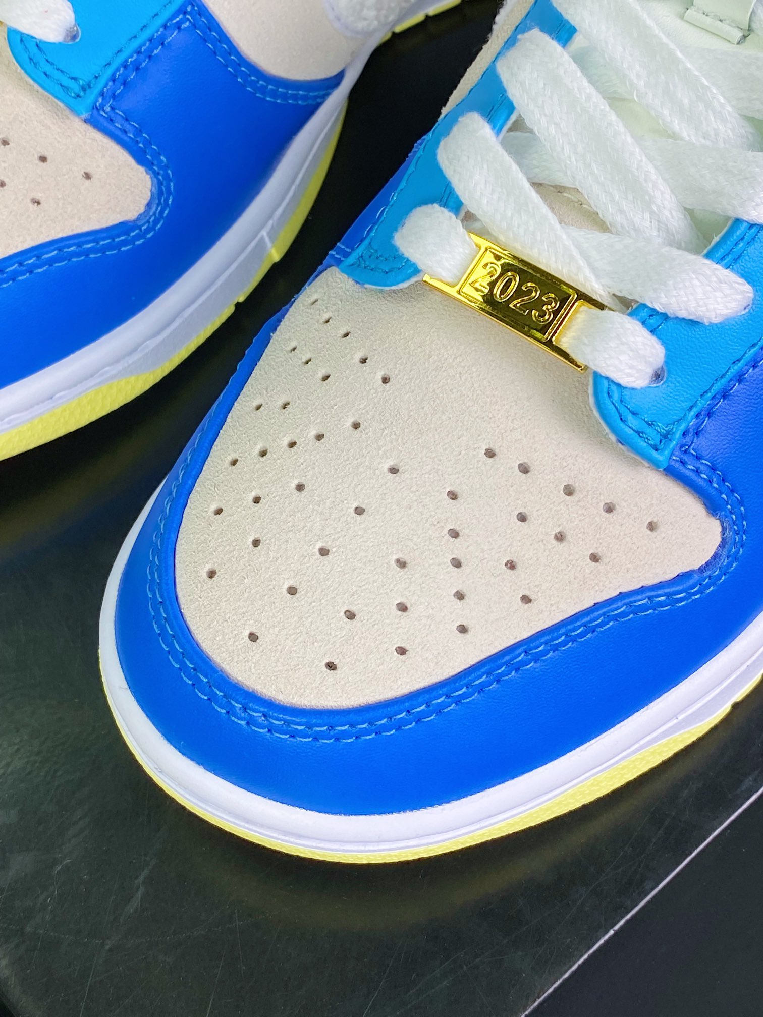 300  SB Dunk Low”Year of the Rabbit”扣篮系列低帮FD4203-111