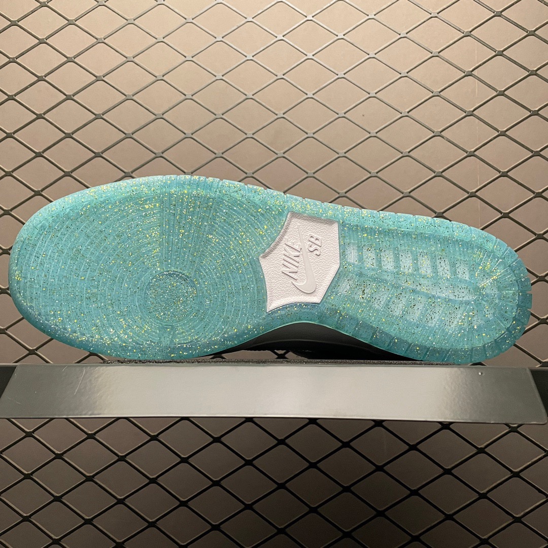  纯原 Sean Cliver × NK SB Dunk Low Pro QS Holiday Spec