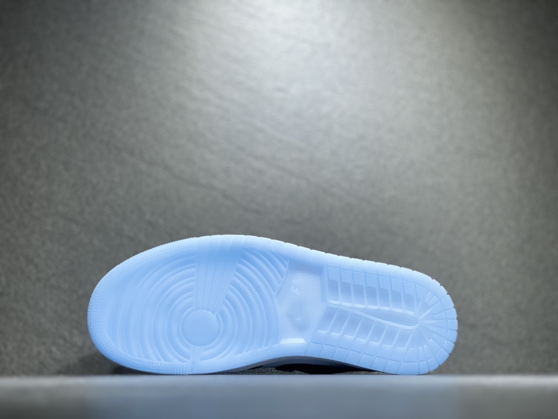 240 Nike AIR JORDAN 1 Low AJ1 乔丹低帮篮球鞋 DV1309-100