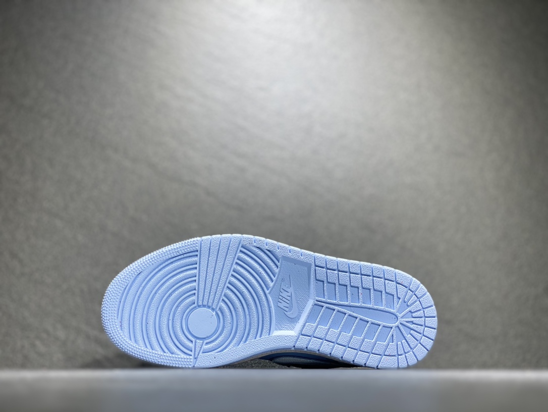 200 Nike AIR JORDAN 1 Low AJ1 乔丹低帮篮球鞋 DV1299-104