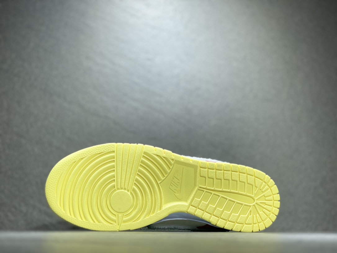 300 Nike SB dunk Low 低帮休闲运动滑板板鞋 FD4203-111