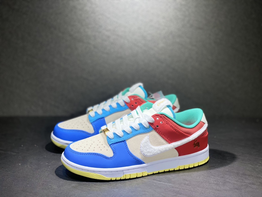 300 Nike SB dunk Low 低帮休闲运动滑板板鞋 FD4203-111