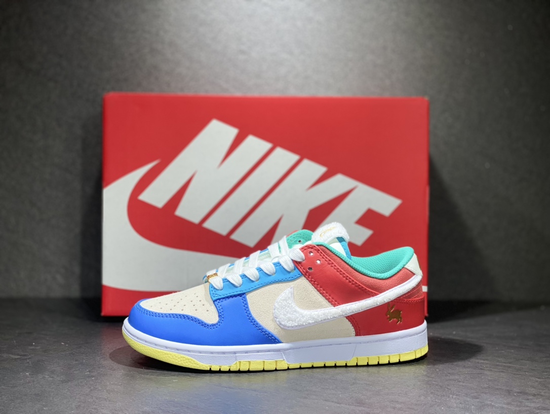 300 Nike SB dunk Low 低帮休闲运动滑板板鞋 FD4203-111