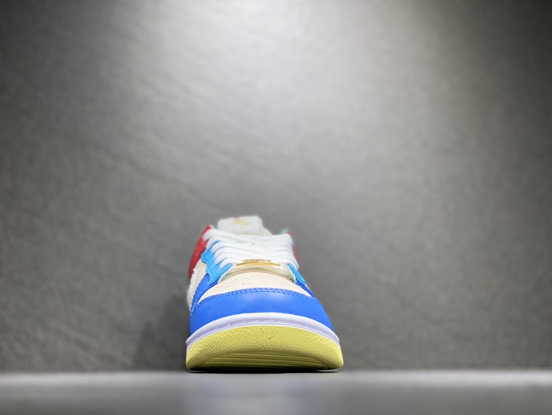 300 Nike SB dunk Low 低帮休闲运动滑板板鞋 FD4203-111