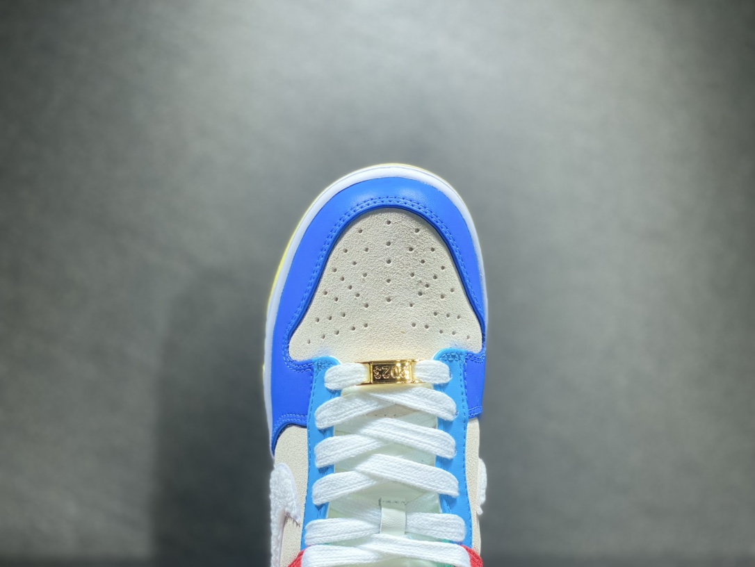 300 Nike SB dunk Low 低帮休闲运动滑板板鞋 FD4203-111