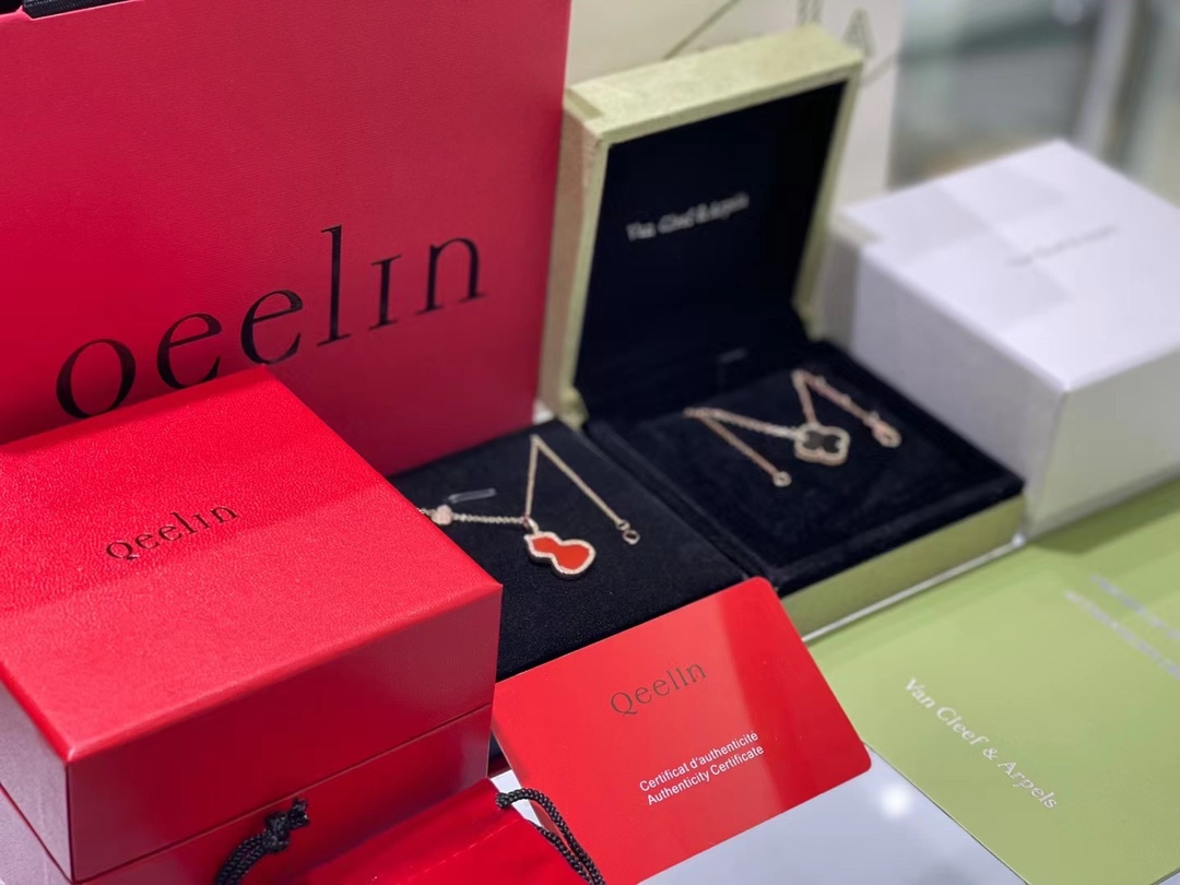 Qeelin 麒麟中号葫芦项链/