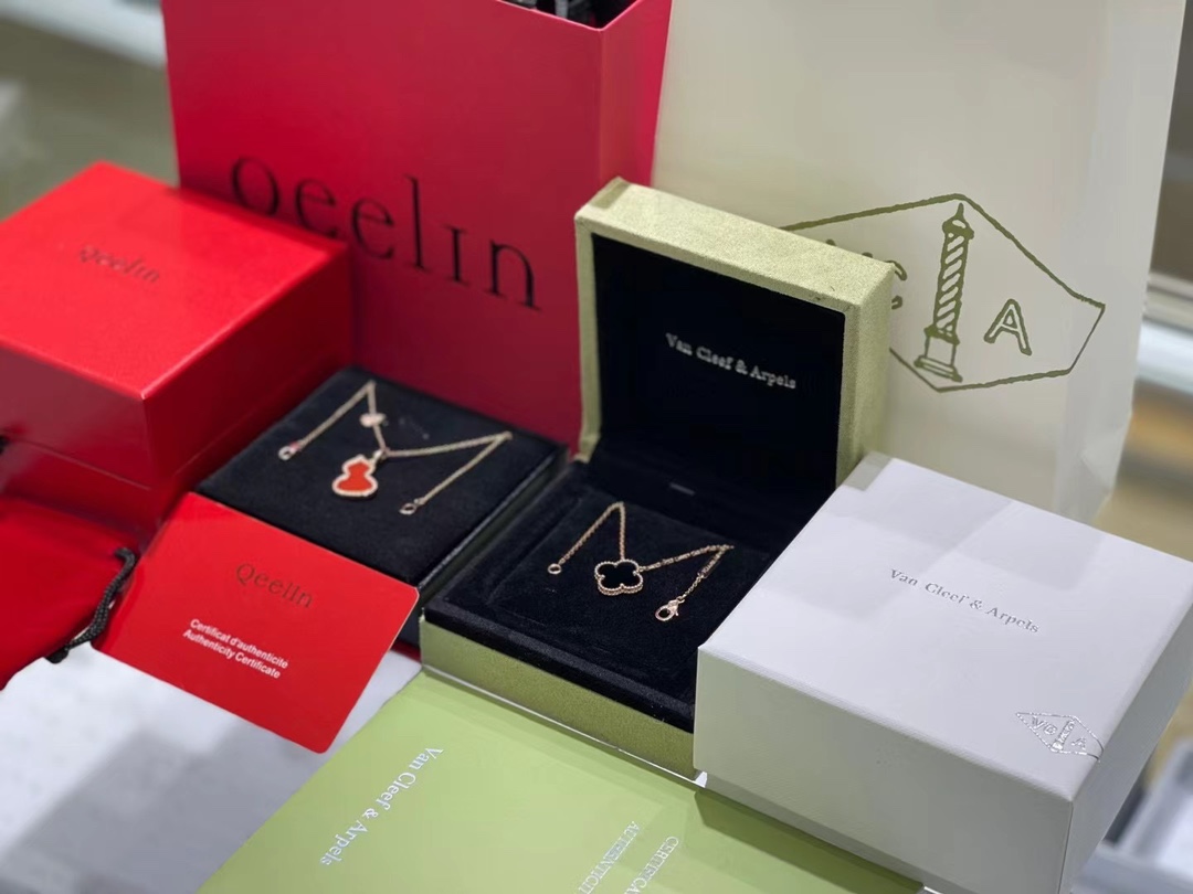 Qeelin 麒麟中号葫芦项链/
