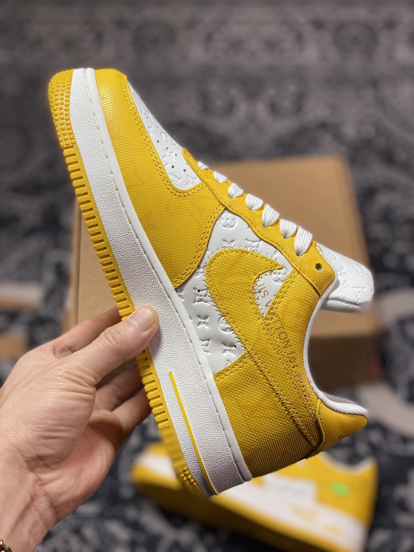 330 Louis Vuitton x Nike Air Force 1'07 LV8 Low”Lemon Yellow/White/LV Monogram”空军一号