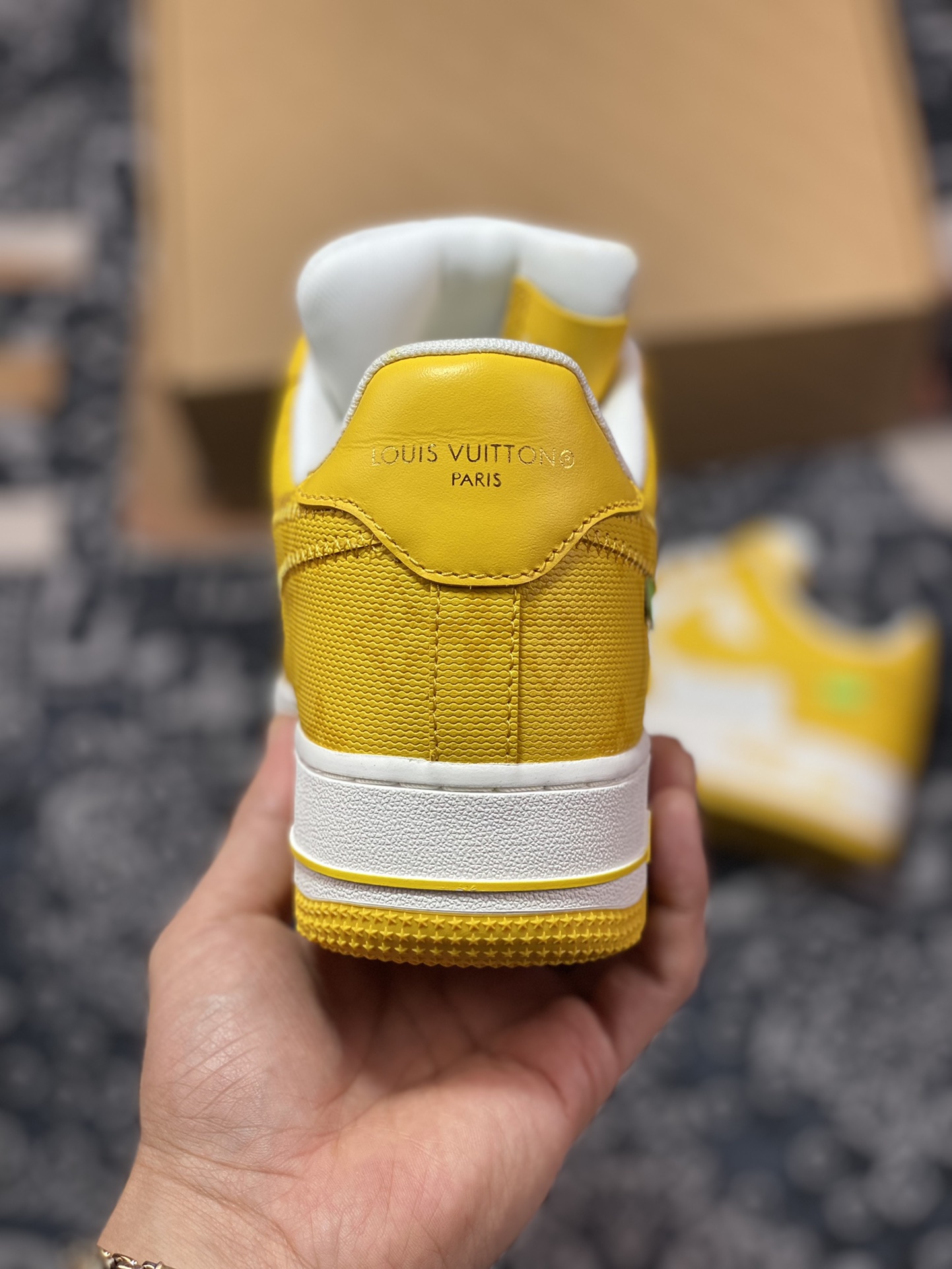 330 Louis Vuitton x Nike Air Force 1'07 LV8 Low”Lemon Yellow/White/LV Monogram”空军一号