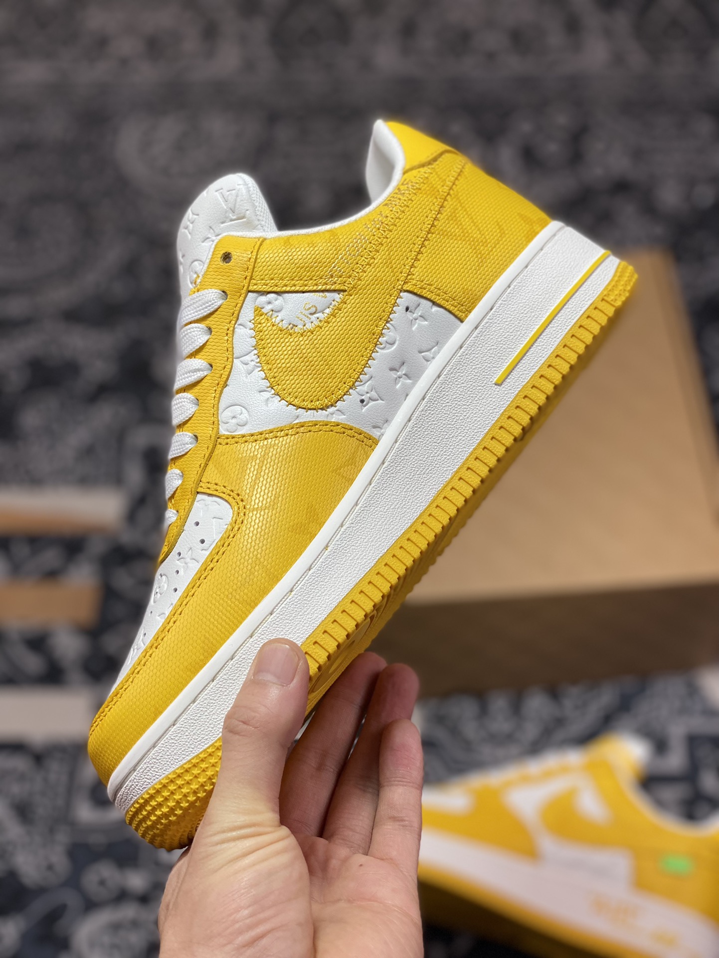 330 Louis Vuitton x Nike Air Force 1'07 LV8 Low”Lemon Yellow/White/LV Monogram”空军一号