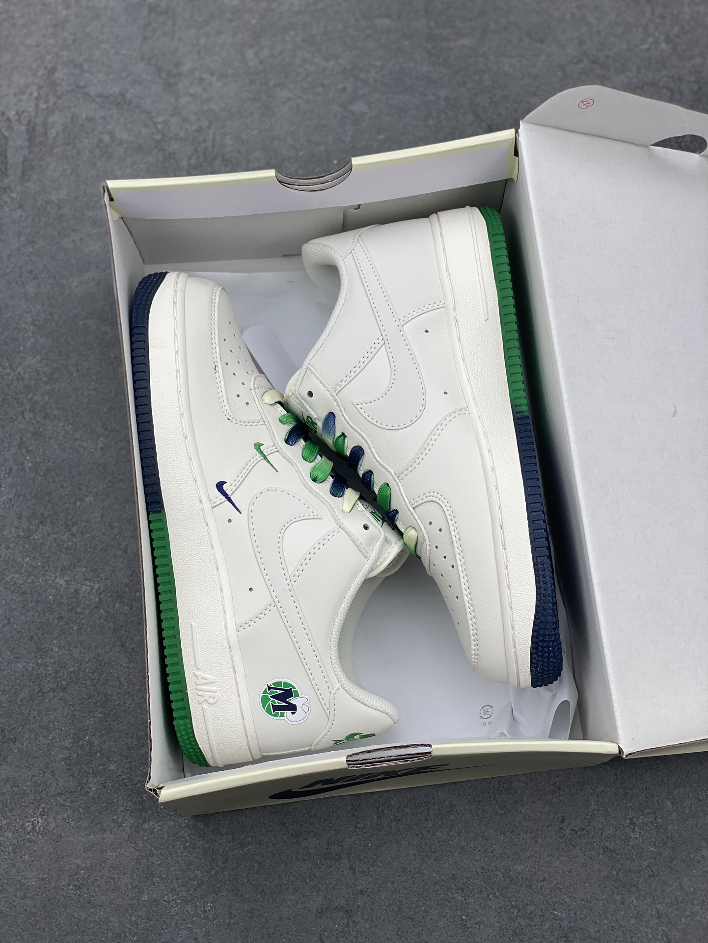 Nike Air Force 1 Low '07 'Dallas Mavericks' Limited Edition Sneakers 10 i1676057888 2095 8