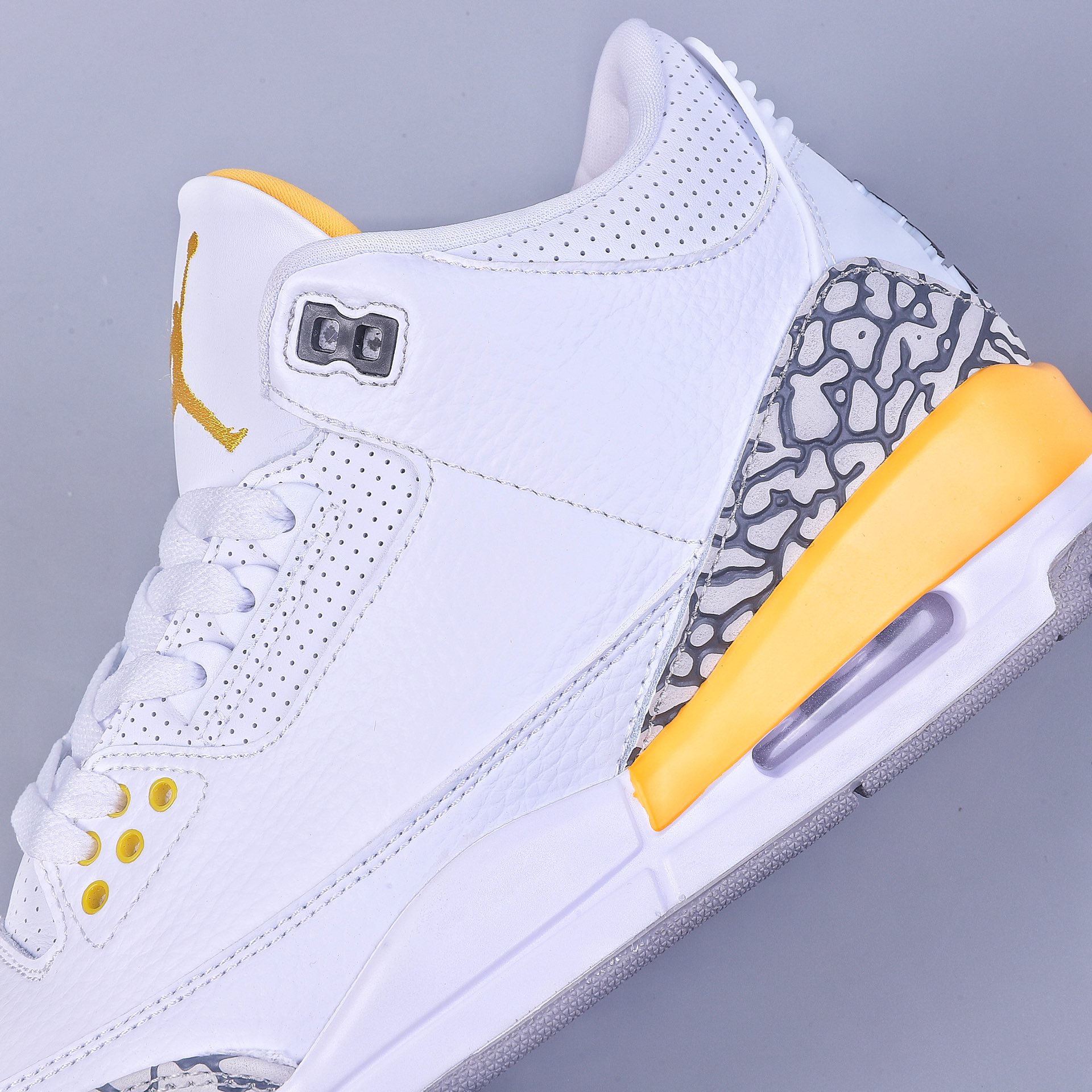 280 R版Air Jordan 3 Retro ”Laser Orange” 湖人 CK9246-108