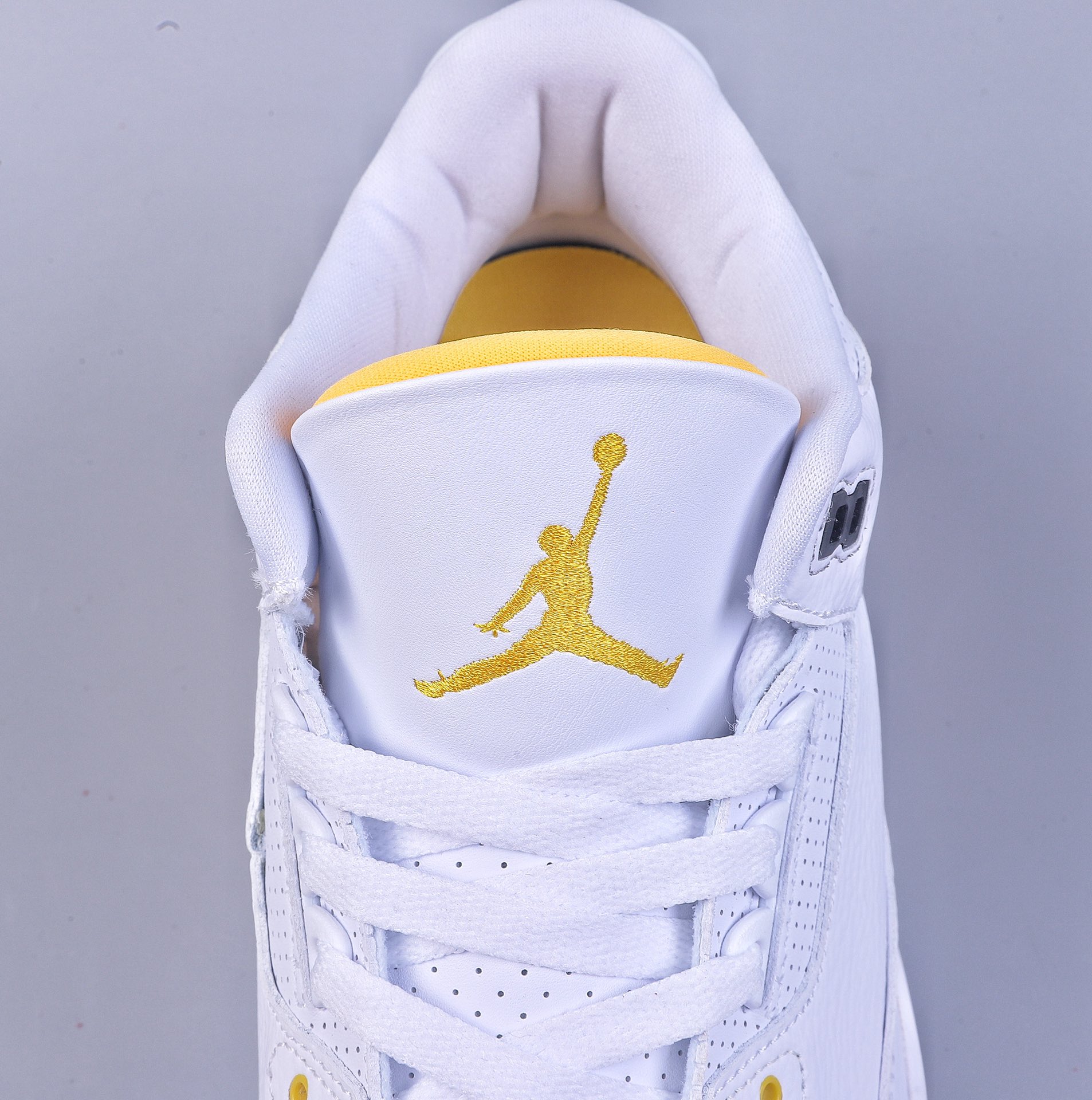 280 R版Air Jordan 3 Retro ”Laser Orange” 湖人 CK9246-108