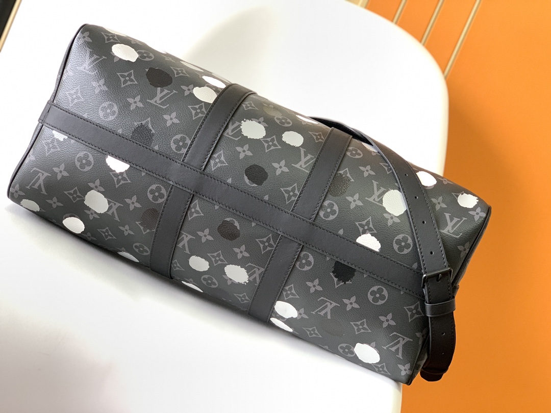 Louis Vuitton Luxury Handbag Collection 4