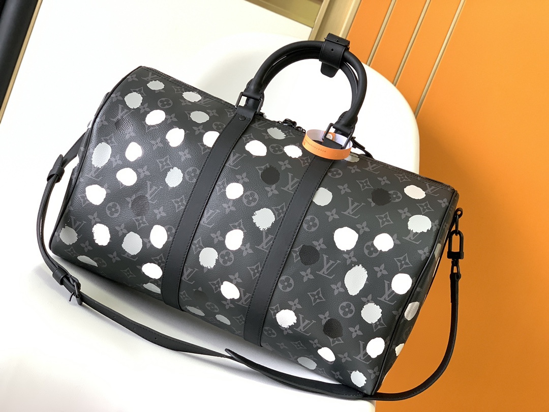 Louis Vuitton Luxury Handbag Collection 3