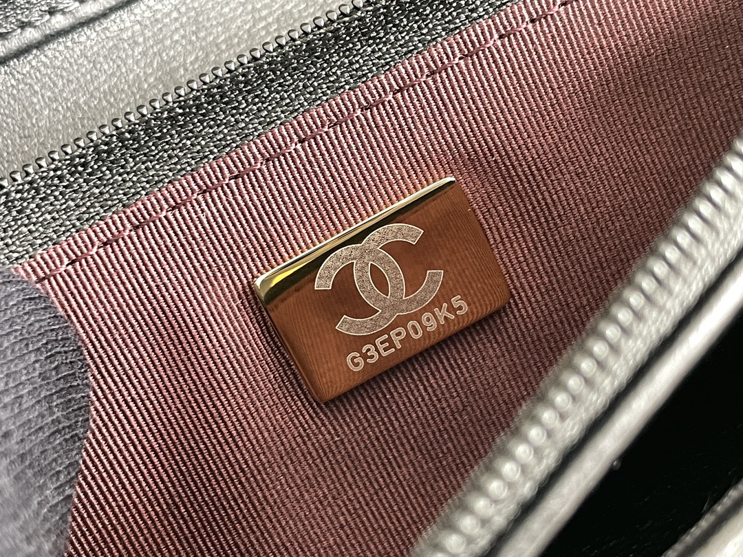 🌼现货 白金版▪️正品级 包装如图全新到货♡经典升级磁扣𝑤𝑜𝑐黑羊超便捷好用的链条小包◛多种链条调节小背